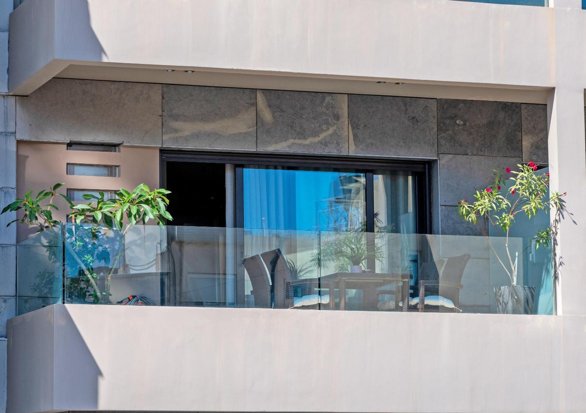 Onyx City Center Apartment With Parking Candia Esterno foto